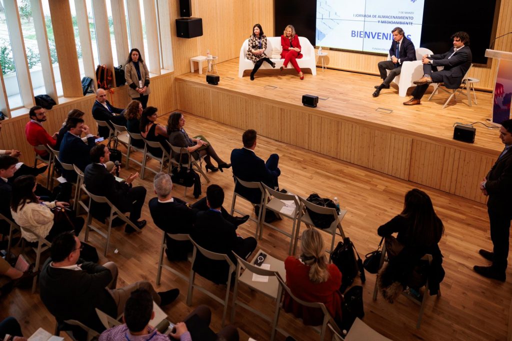 090324. NP. Transición Ecológica forma a sus técnicos para acelerar la instalación de baterías de almacenamiento energético en Canarias 2