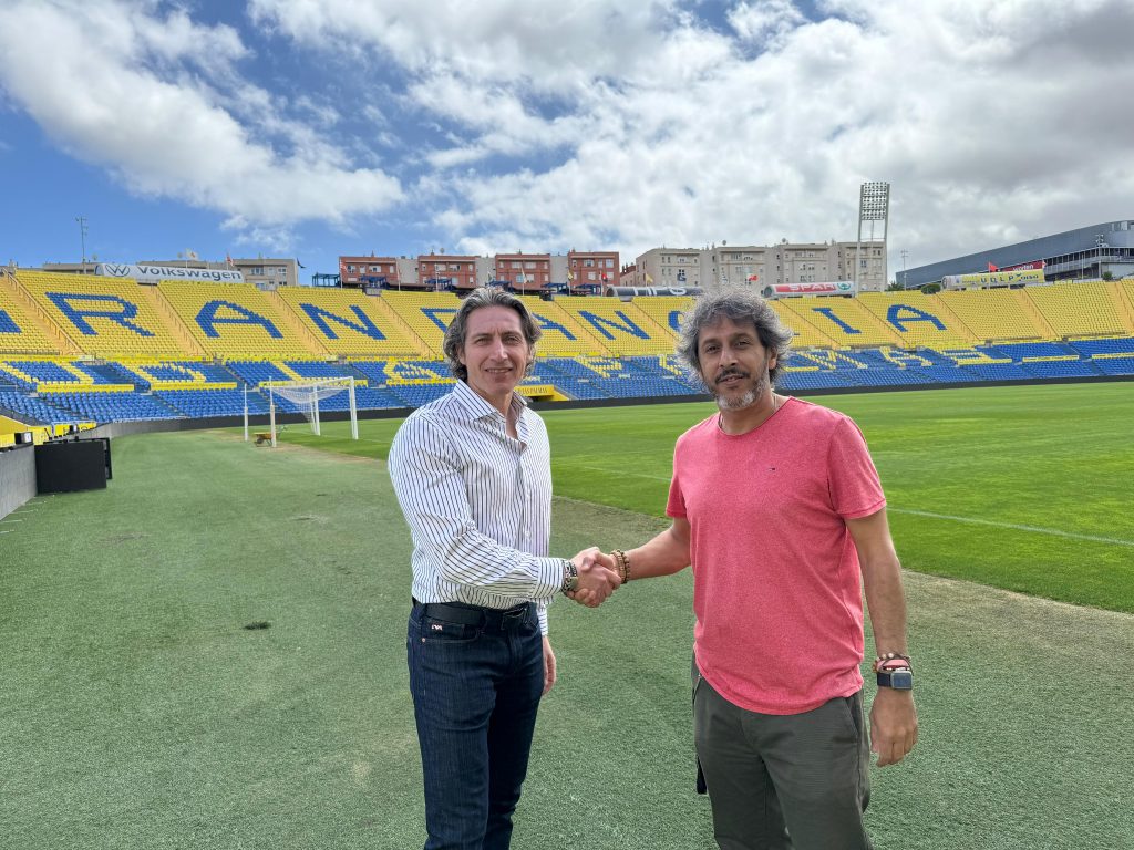 Firma renovación convenio NewEvent con Fred Olsen