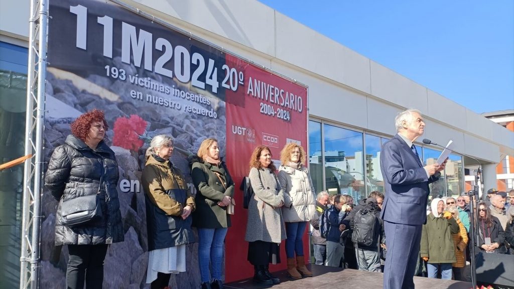 Los vecinos de El Pozo se congregan un año más para recordar a las víctimas del 11M