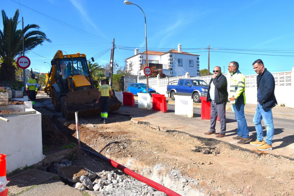 Obra de saneamiento en Llano del Moro