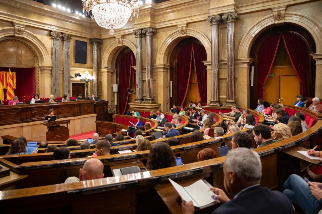 Parlament disuelto y campaña desde el 26 de abril