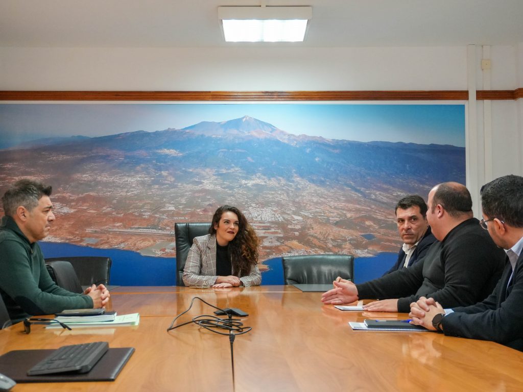 Reunión de Jennifer Miranda, Caín Franco y el Presidente de la Federación