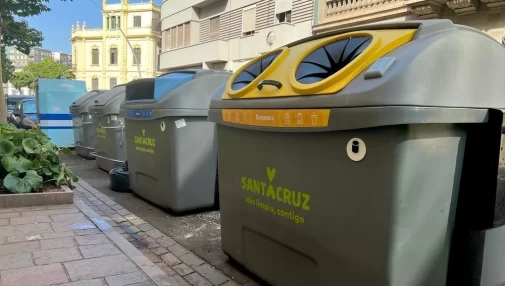 Sanción de 2.500€ por dejar la basura fuera de unos contenedores vacíos en Tenerife