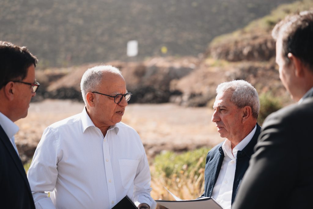 080424 El presidente del Cabildo de La Gomera, Casimiro Curbelo, junto al gerente del Consejo Insular de Aguas de La Gomera, Juan Luis Mora