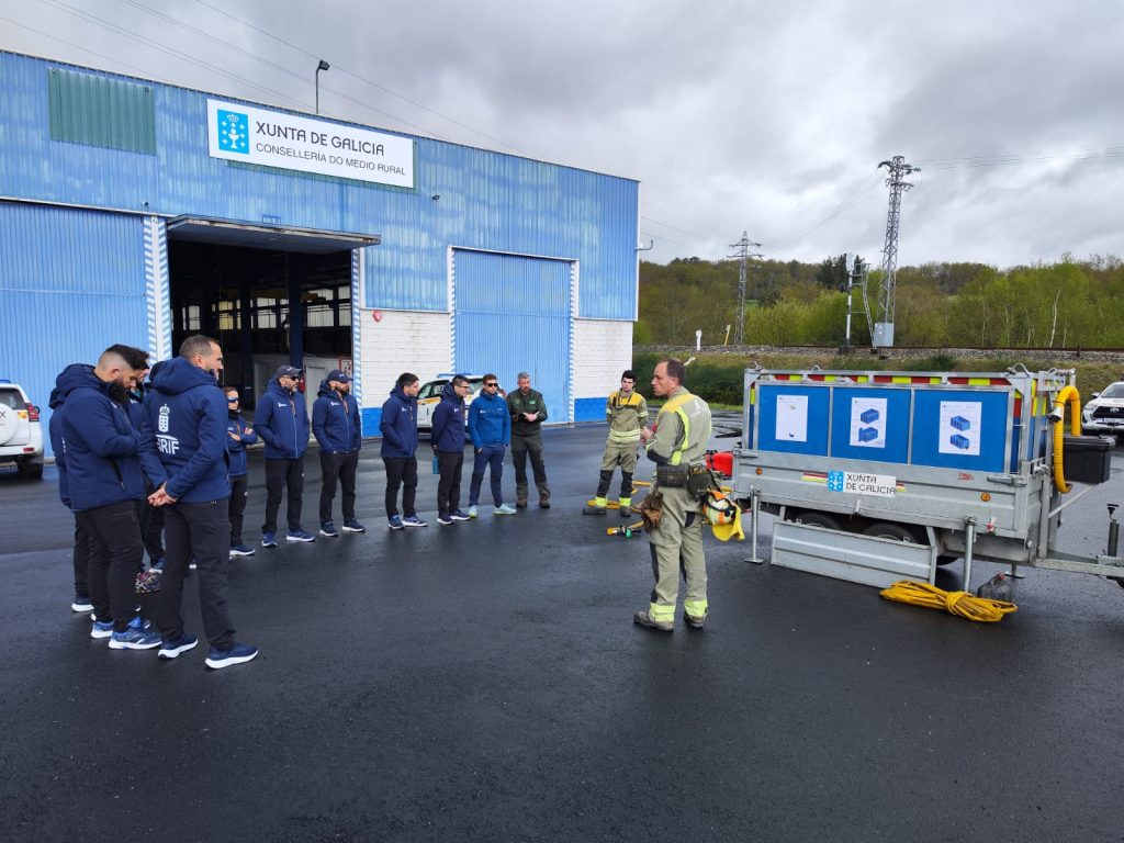 220424 .NP. Los EIRIF crean sinergias e intercambian experiencias en prevención y extinción de incendios con sus homólogos en Galicia 2