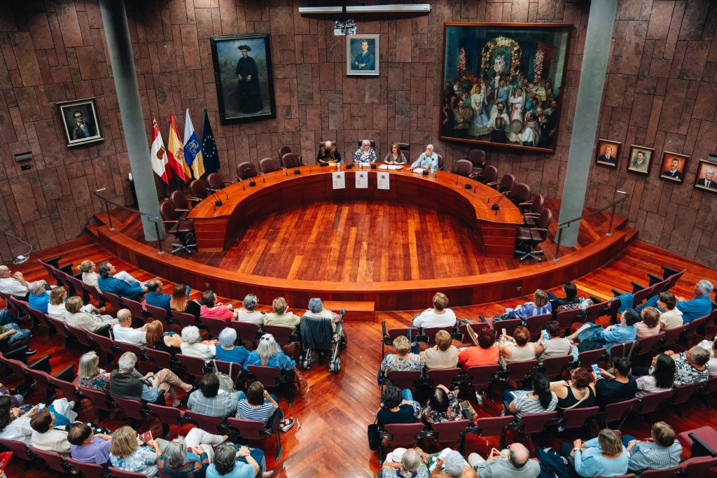 240424 Presentación del libro Mujeres Gomeras, cocina y tradición en el Salón de Plenos del Cabildo