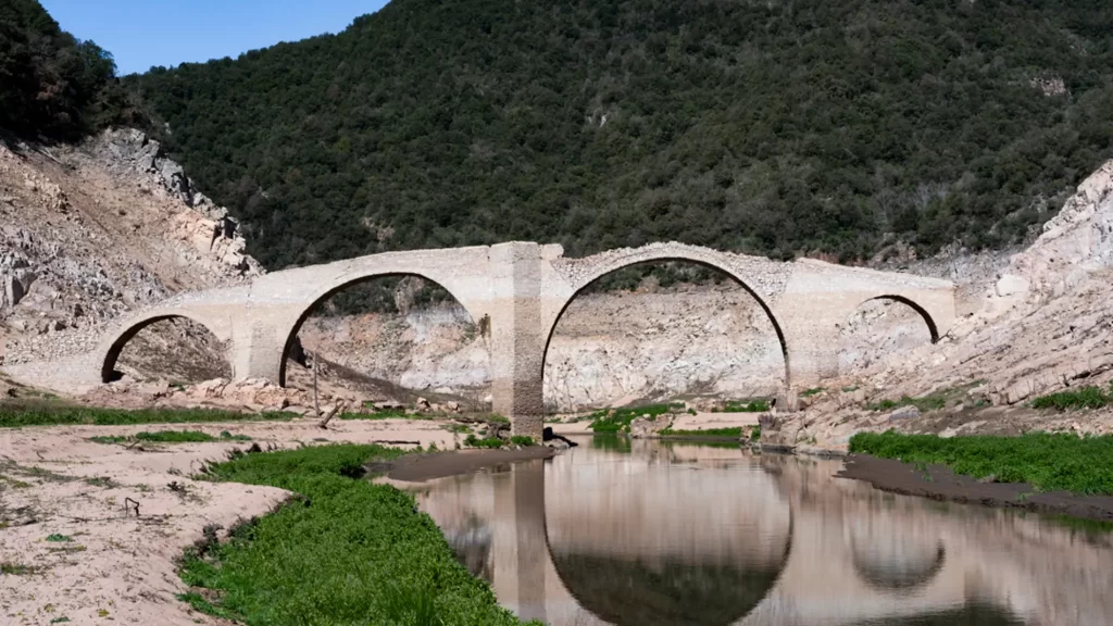 Cataluña no incrementará restricciones en verano y aleja la posibilidad de barcos de agua