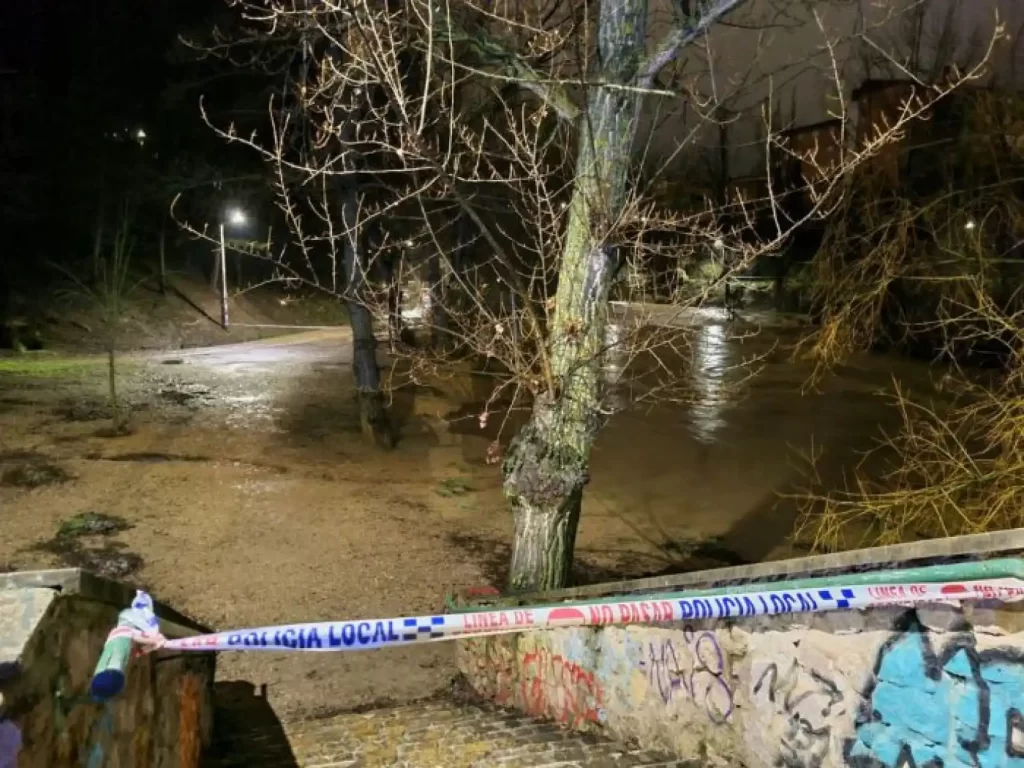 Cuenca se prepara para la crecida del Júcar tras el desembalse del pantano de La Toba