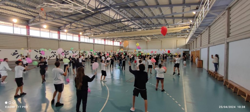 FOTO. Cien estudiantes tinerfeños aspiran a batir un récord mundial (1)