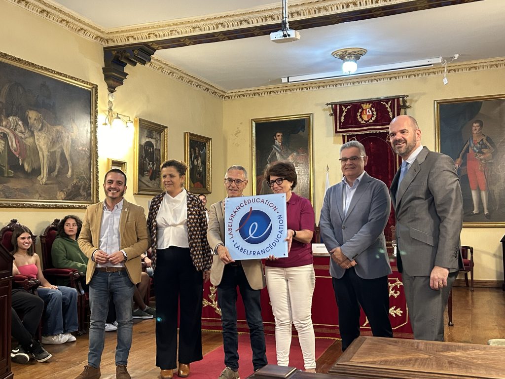 Foto 2 El IES Cabrera Pinto recibe un reconocimiento francés a su excelencia como centro de enseñanza bilingüe