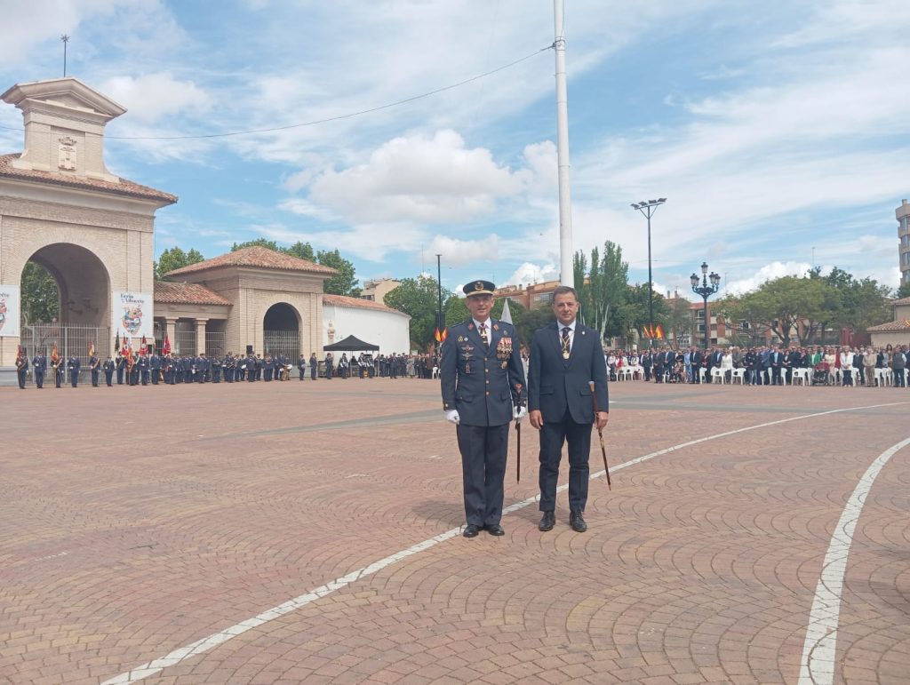 Unas 5.000 personas en Jura de Bandera Civil de Albacete por el 50 aniversario del Ala-14