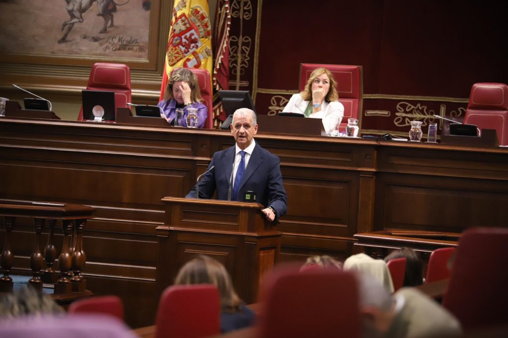 intervención de Francisco Linares en Parlamento de Canarias