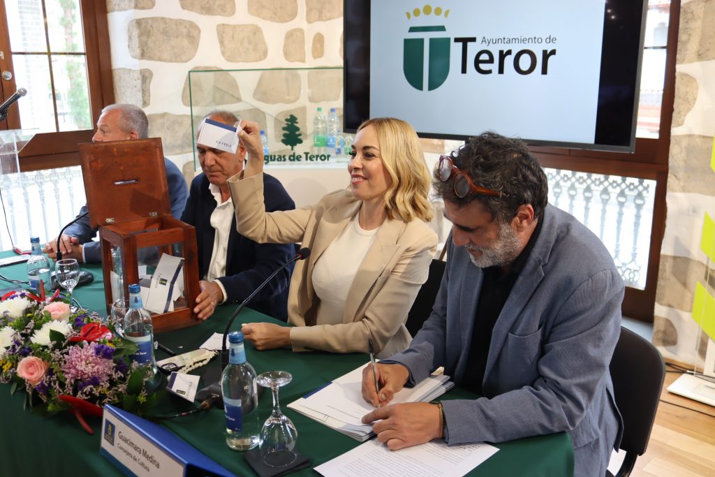 De izq a dcha, José Agustín Arencibia, Sergio Nuez, Guacimara Medina y Fernando Suárez durante el sorteo celebrado en Teror