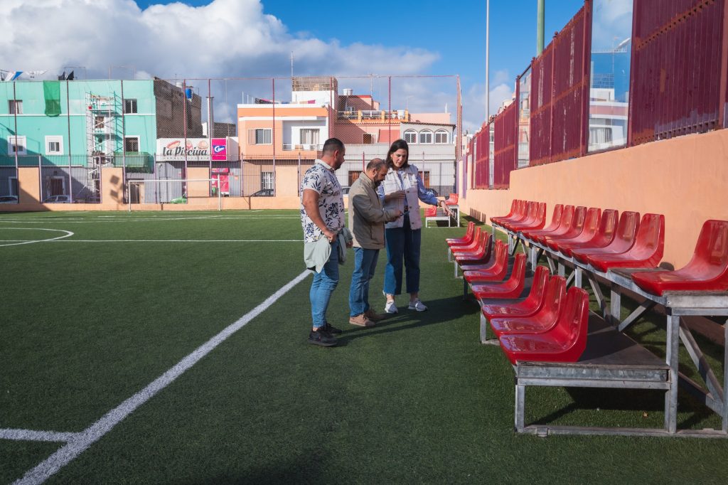 El Ayuntamiento saca a licitación la instalación de una cubierta en el campo de fútbol Jardín de Infancia de La Isleta 3