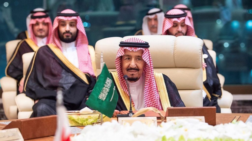 El rey saudí, de 88 años, se someterá a pruebas médicas por fiebre y dolor articular