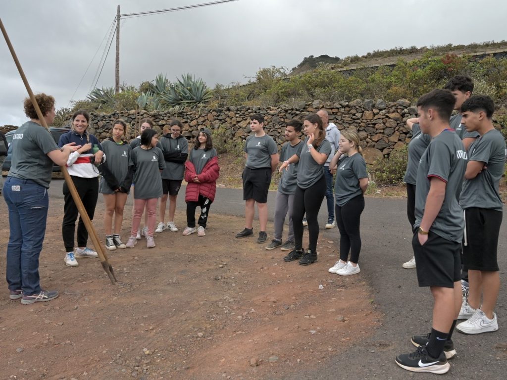 FOTO. Exhibición del salto del pastor en la isla de El Hierro. Semana Canaria de Deportes Autóctonos (1)