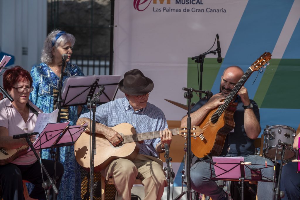 La Escuela Municipal de Educación Musical presenta una audición de música tradicional canaria 1