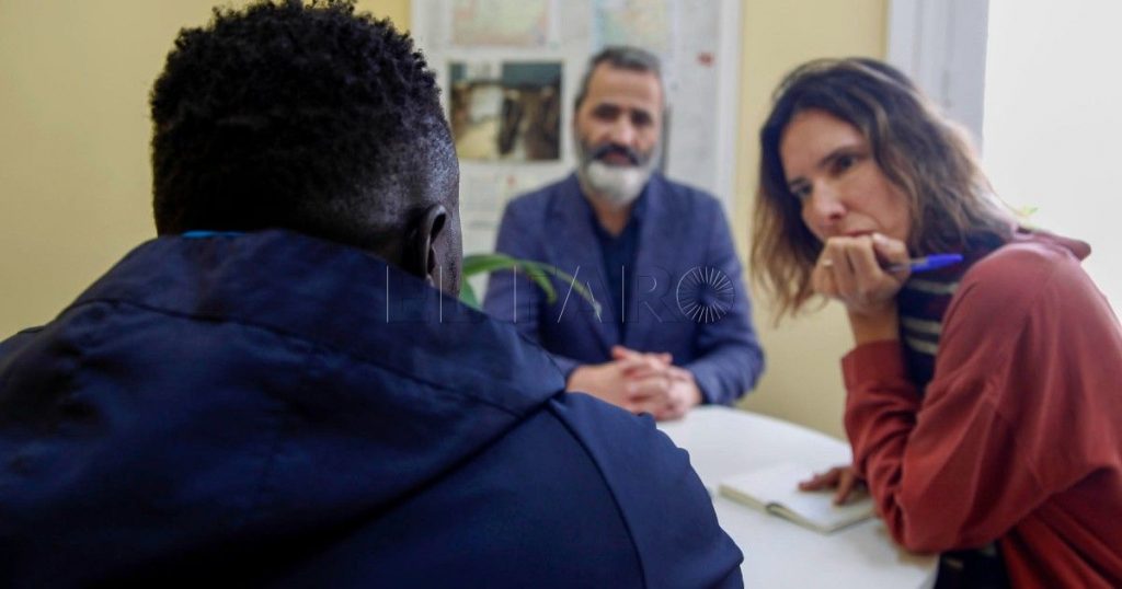 Migrante-sudanés-entrevistado-en-Rabat