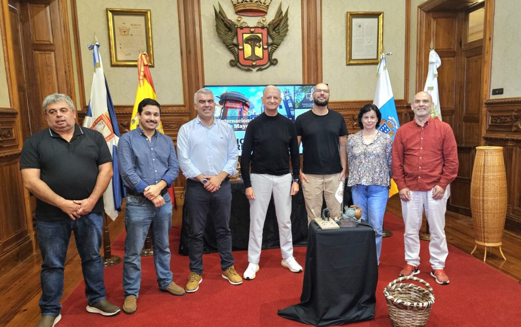 PRESENTACIÓN CON REPRESENTANTES MUSEOS, CONCEJAL Y ALCALDE