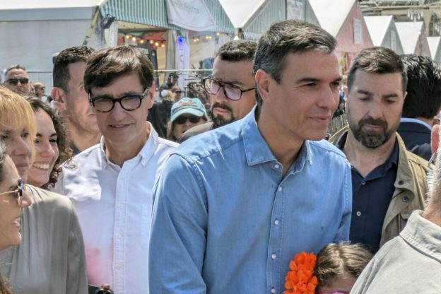 Pedro Sánchez irrumpe por sorpresa en la Feria de Abril de Barcelona