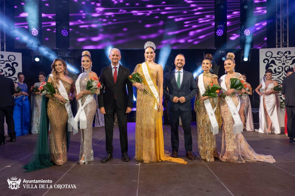 REINA, DAMAS DE HONOR, ALCALDE Y CONCEJAL DE FIESTAS