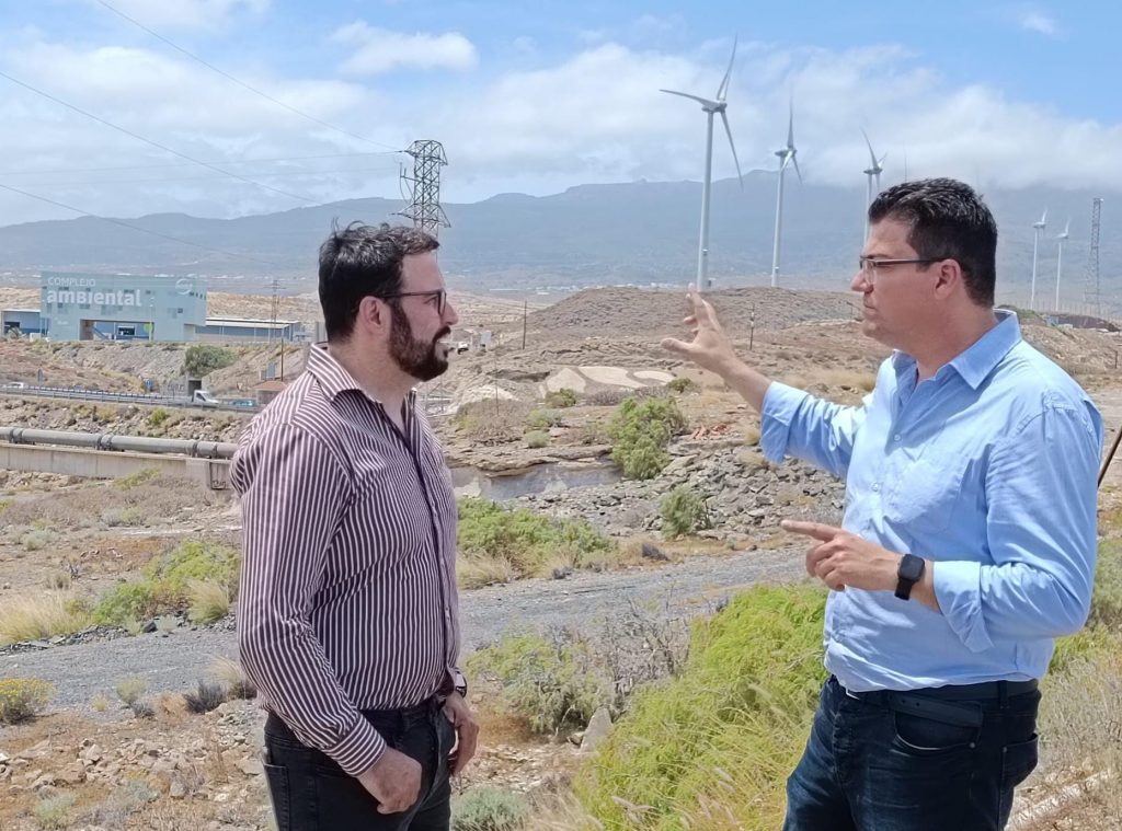 Tenerife. El presidente de NC-BC de Arico, Pedro Jonay Díaz, y el portavoz del partido en Tenerife, Valentín Correa