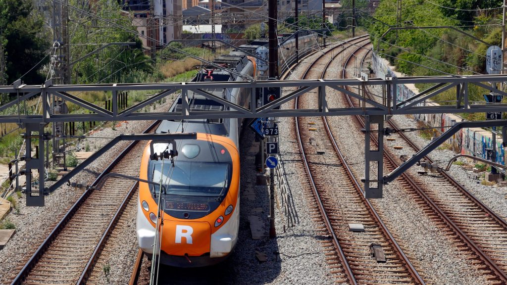 Un nuevo robo de cable ha afectado esta mañana a la circulación de dos líneas en Lleida