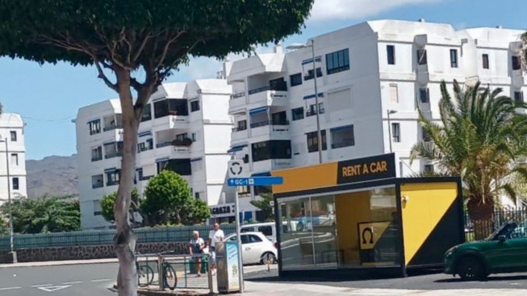 Urbanismo inicia el procedimiento para el precinto y cierre de tres rent a cars que operan sin licencia en Playa del Inglés