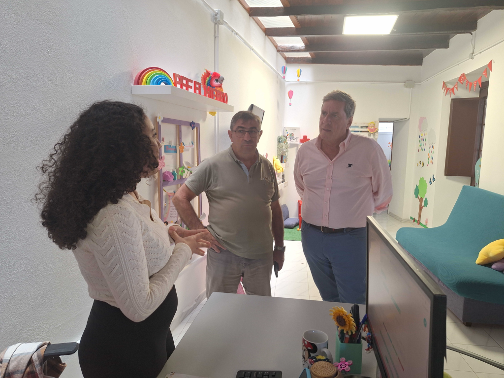 Visita a las instalaciones de Cruz Roja en El Hierro