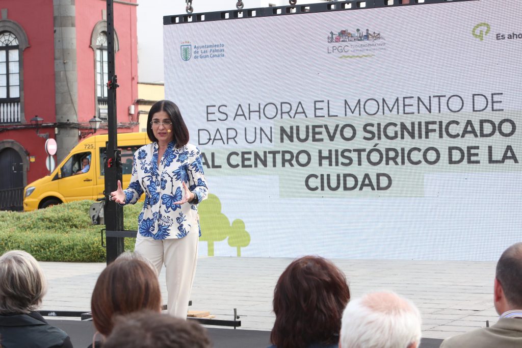 Darias presenta el Concurso de Proyectos del Paseo Guiniguada de la Cultura y las Artes Canarias.