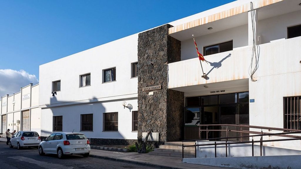 Denuncian que un centro de Lanzarote tiene a 55 menores sin limpieza y entre cucarachas