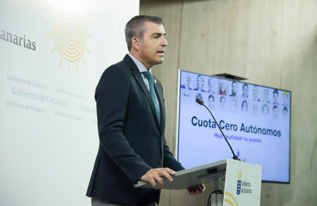 El Vicepresiente del Gobierno, Manuel Domínguez, durante la presentación de la cuota cero