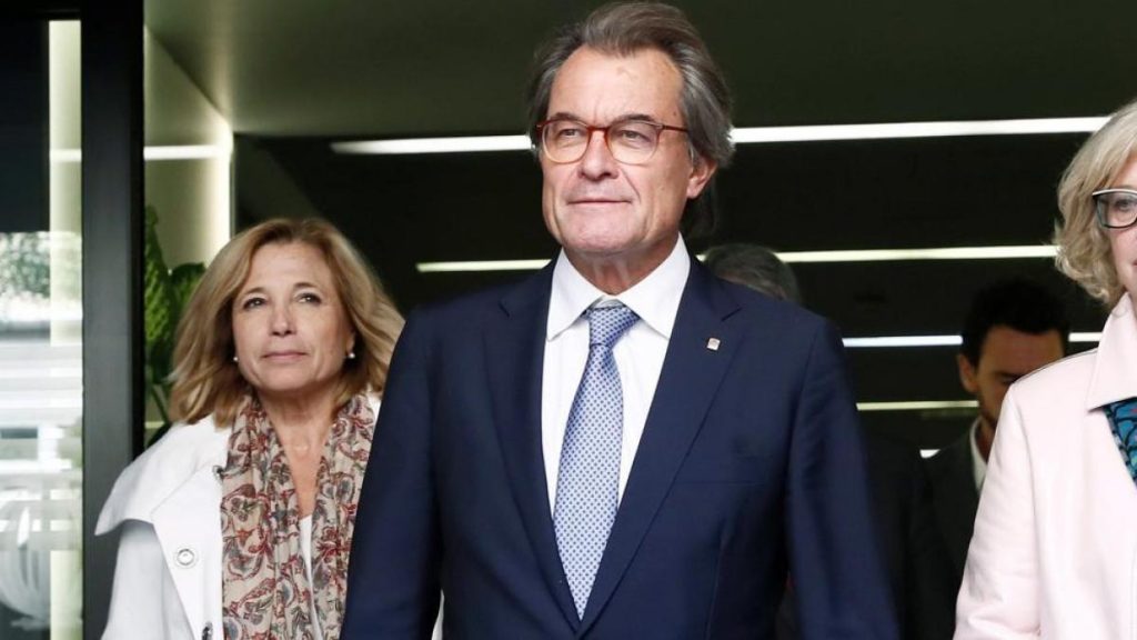 La Fiscalía pide amnistiar a Artur Mas y exconselleras Ortega y Rigau por consulta del 9N