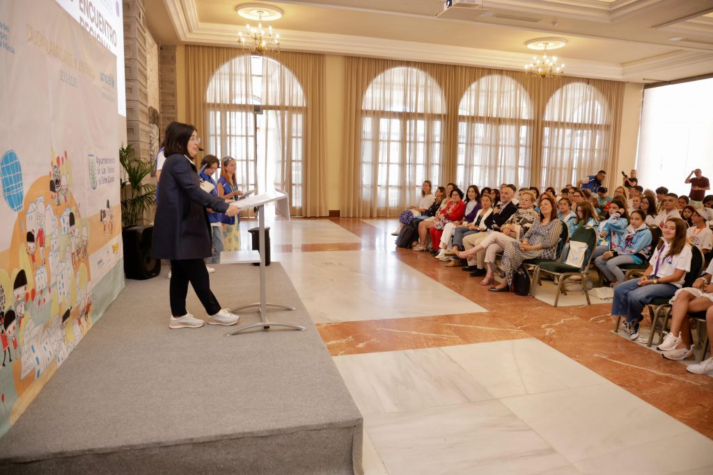 La alcaldesa de Las Palmas de Gran Canaria inaugura el VI Encuentro de Consejos de Infancia y Adolescencia de Canarias