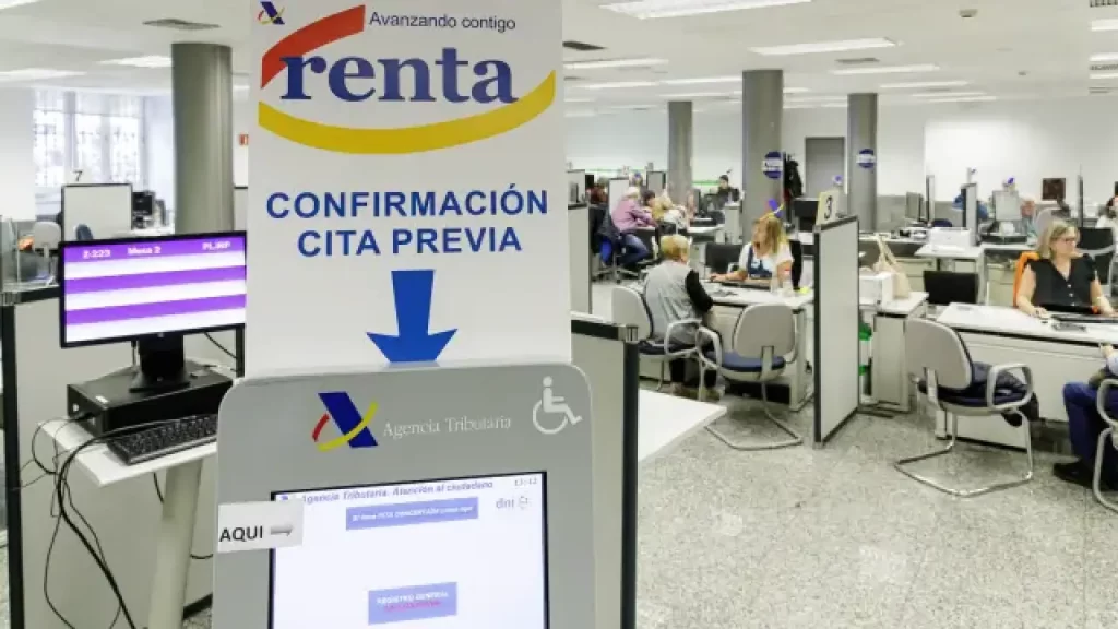 La atención presencial para hacer la declaración de la renta empieza este lunes