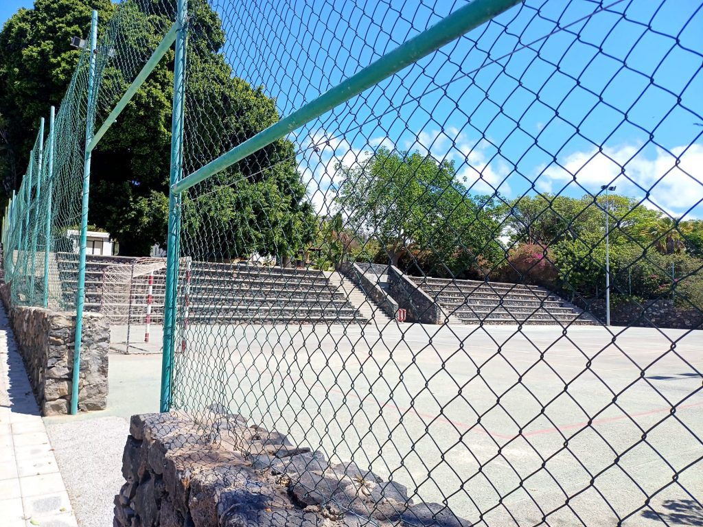 POLIDEPORTIVO DE TECINA 02