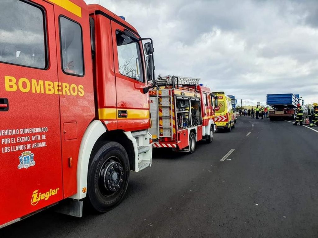 Sindicatos lamentan número de enmiendas Ley de Bomberos Forestales y piden vía de urgencia