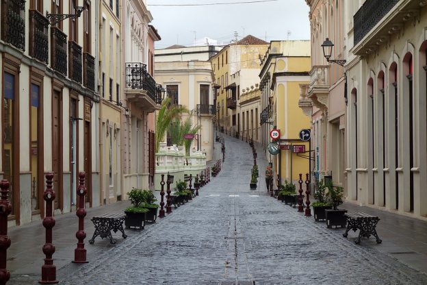 calle comercial de la Villa, calle Carrera Escultor Estévez