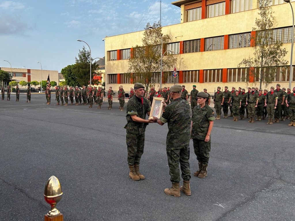 Coronel Jefe del RAAA94 Y Jefe del Contingente AE III