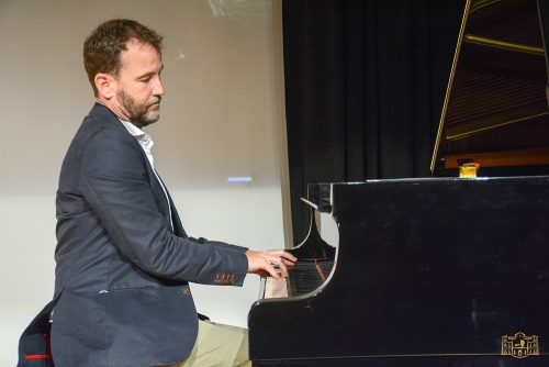 El pianista español Miguel Huertas