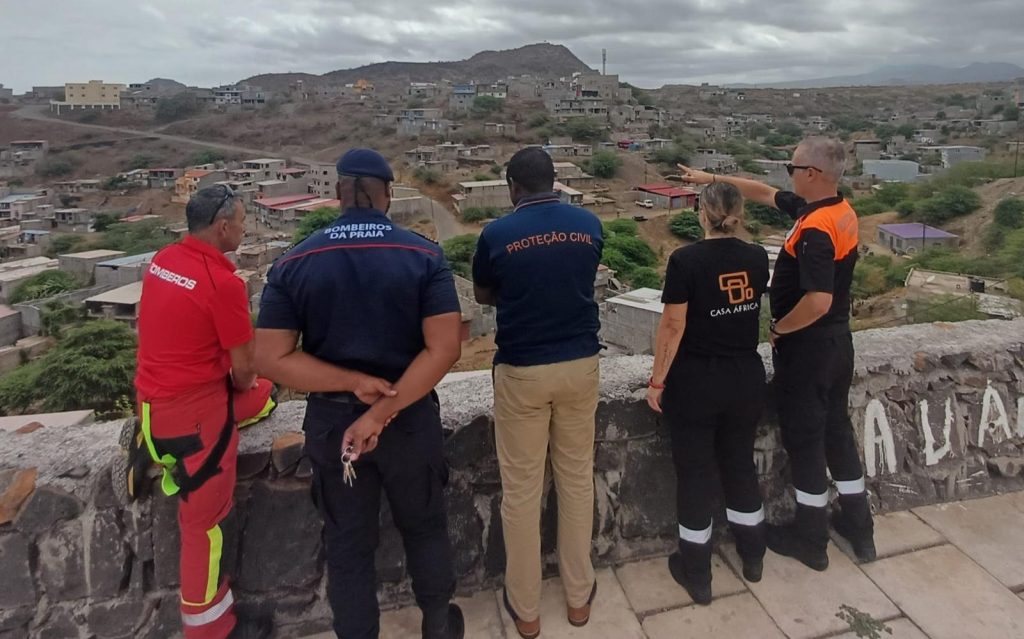 Visita junto a bomberos y Protección Civil a la ciudad de Praia