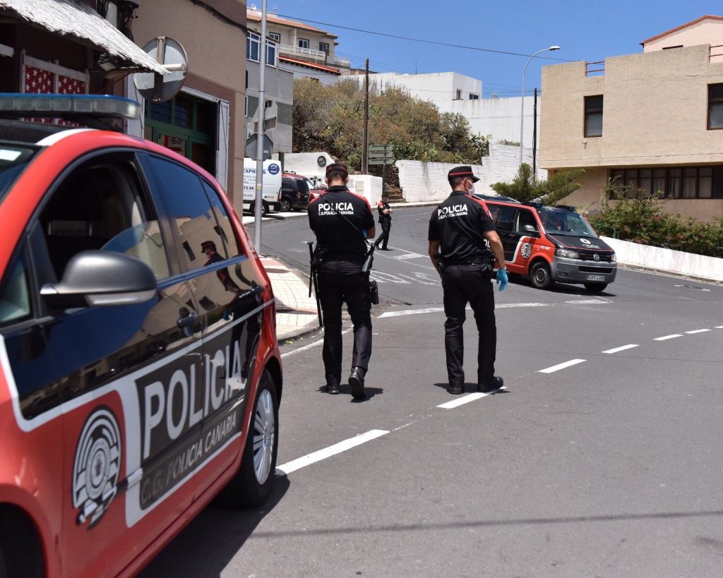 Detienen a tres menores de edad, fugadas de un centro, por robos continuados en Tenerife