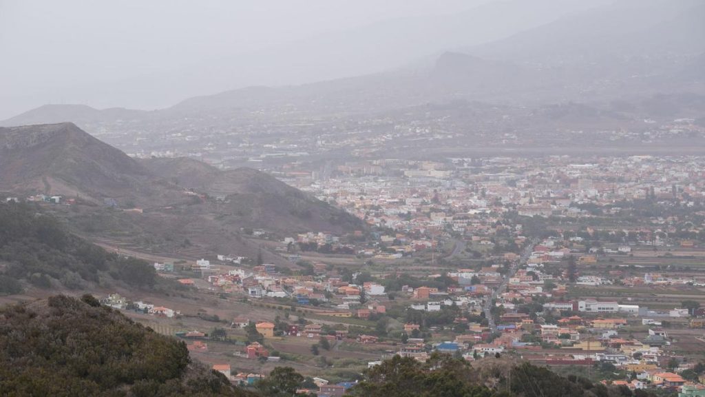 El humo de los incendios de Canadá, que no es dañino, puede llegar en horas a Canarias