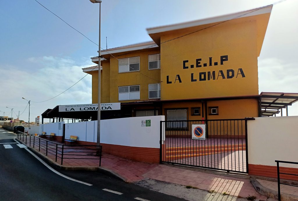 FACHADA COLEGIO LA LOMADA