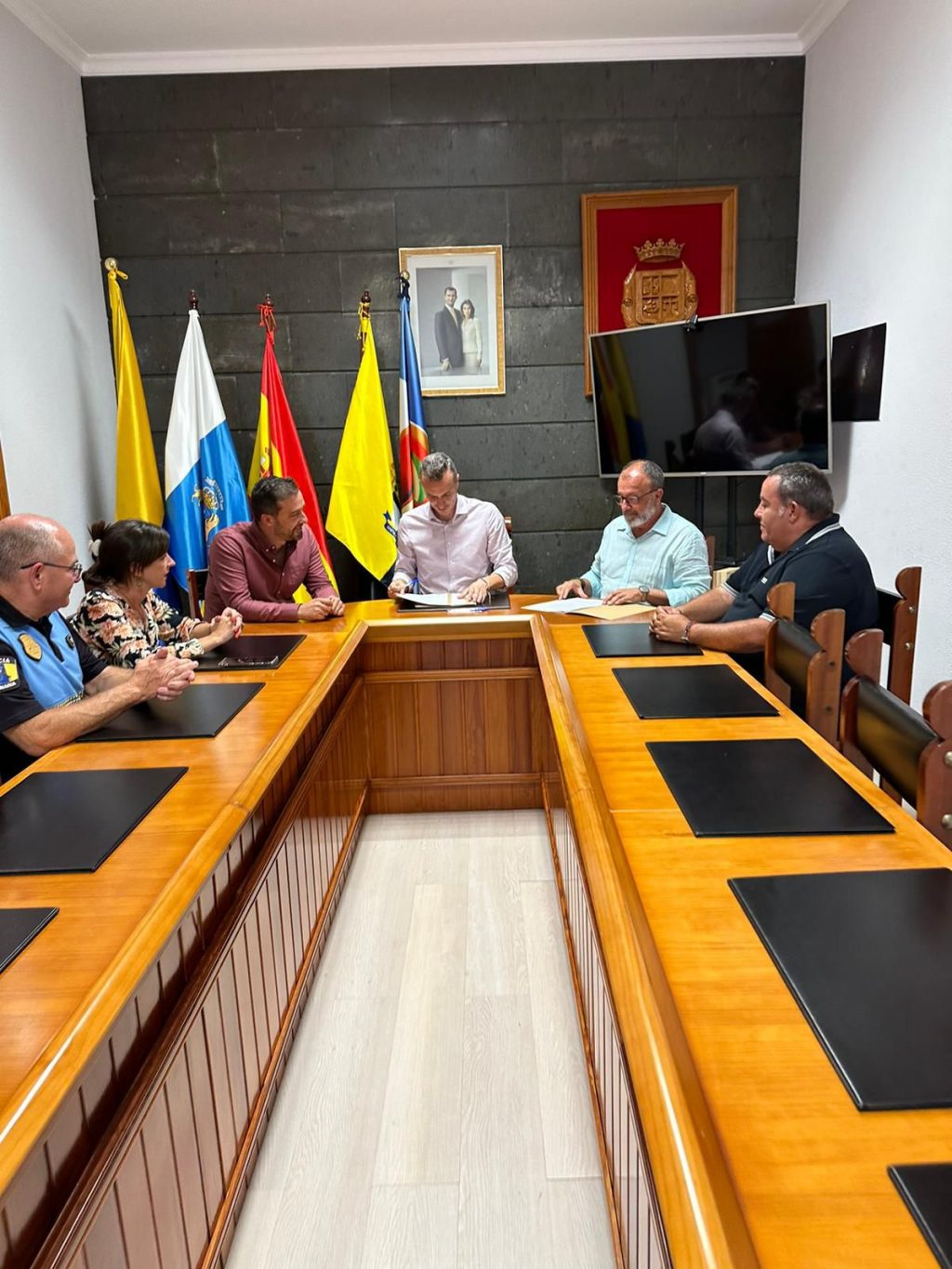 Firma Convenio Policiìa La Aldea