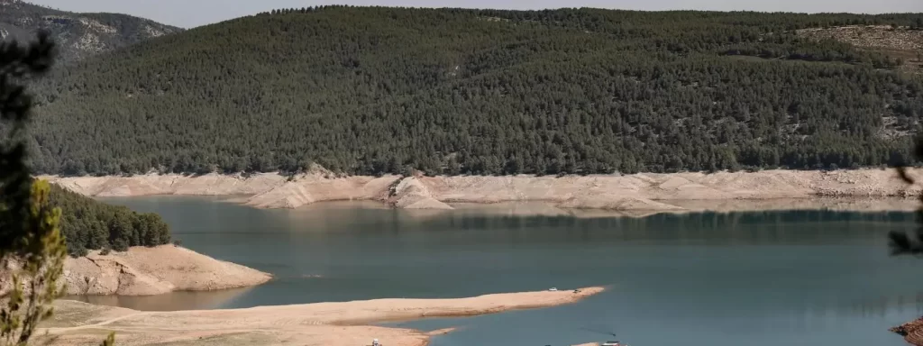 Restringido un 15 % el uso del agua del sistema Turia para riego por la sequía