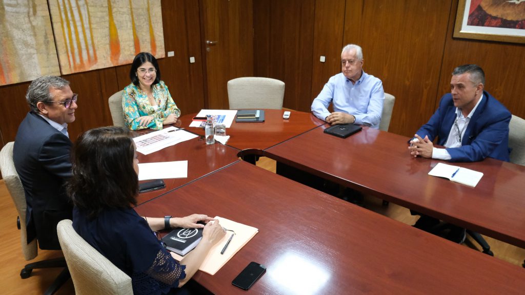 Reunión de la alcaldesa Carolina Darias con representantes de ORION