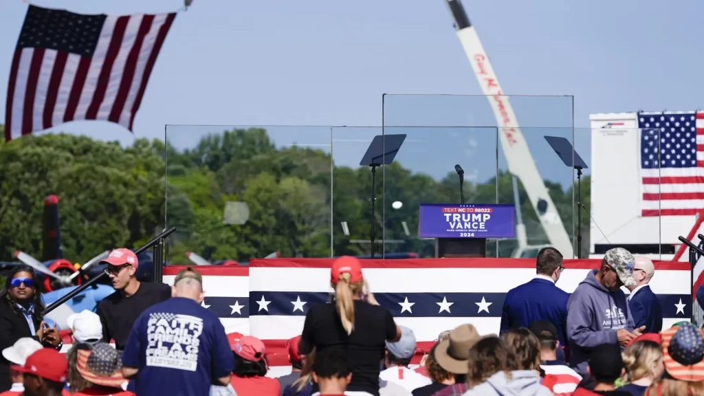 pantalla-de-vidrio-que-protegia-a-donald-trump