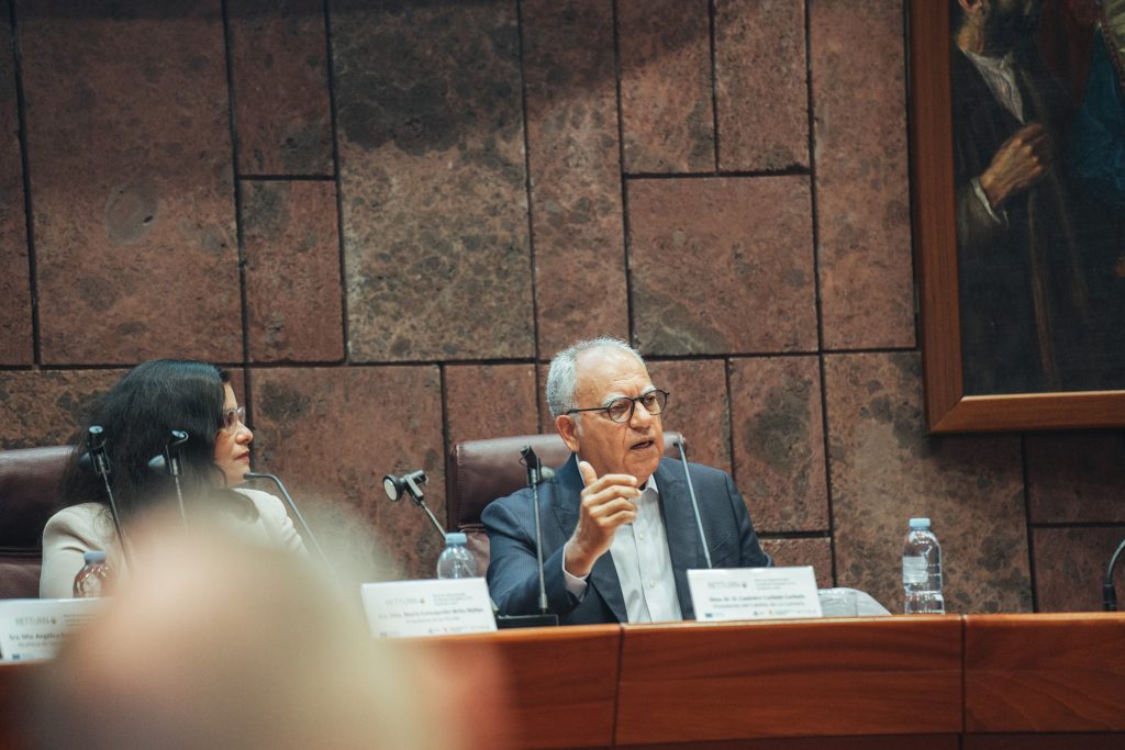 180924 Casimiro Curbelo, presidente del Cabildo de La Gomera, durante su intervención