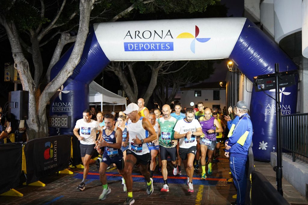 Arona Salida Carrera Noctura K8